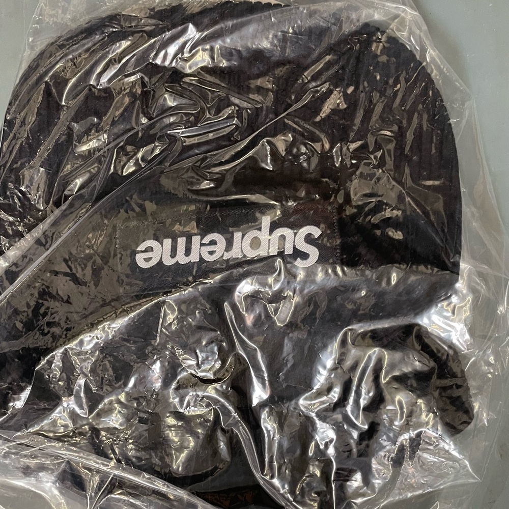 Supreme corduroy camp cap camo new with tags in original packaging